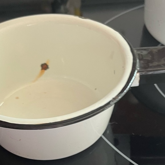 Vintage pots and bowl. - Picture 5 of 10